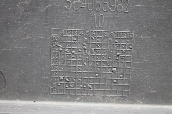 Спойлер бампера уголок iveco stralis 504065982 Цена