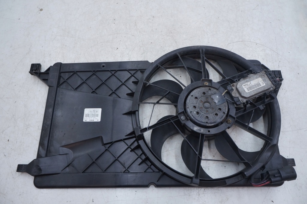 фото №2, Volvo c30 вентилятор радиатора 1.6d 3m5h-8c607-rj