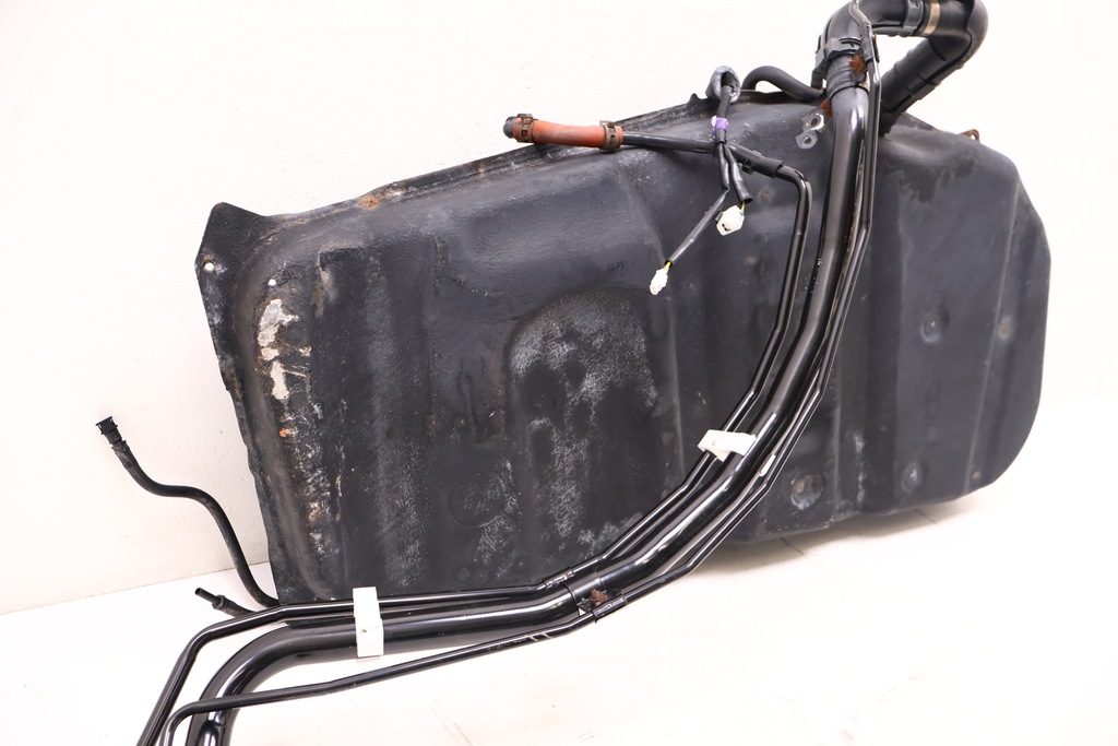 фото №7, Toyota rav4 iv hybrid бак пального 2412-42130