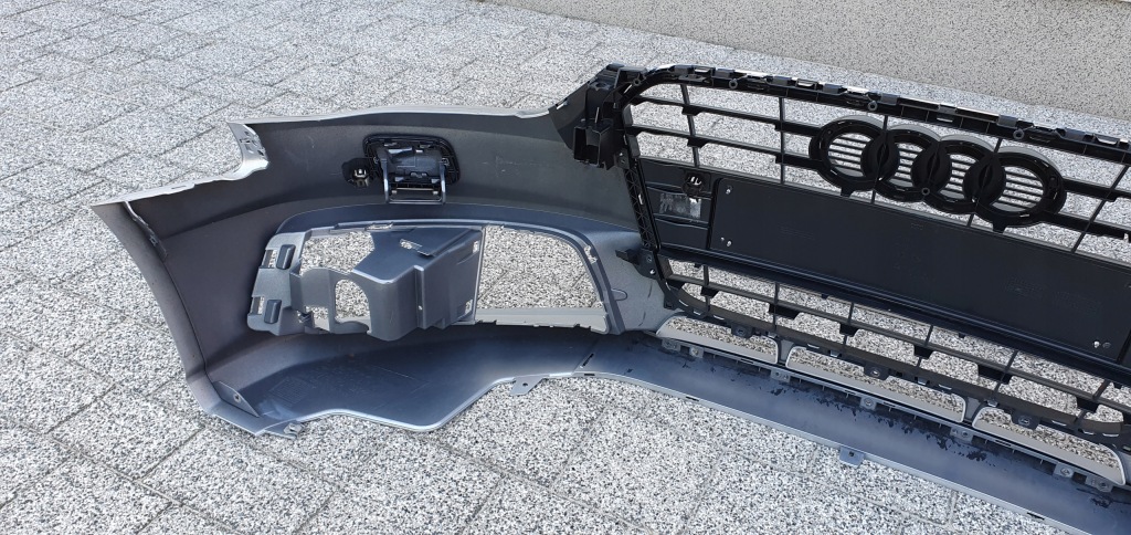 Audi a4 s-line рестайлінг  competition plus бампер c099 Оригінал