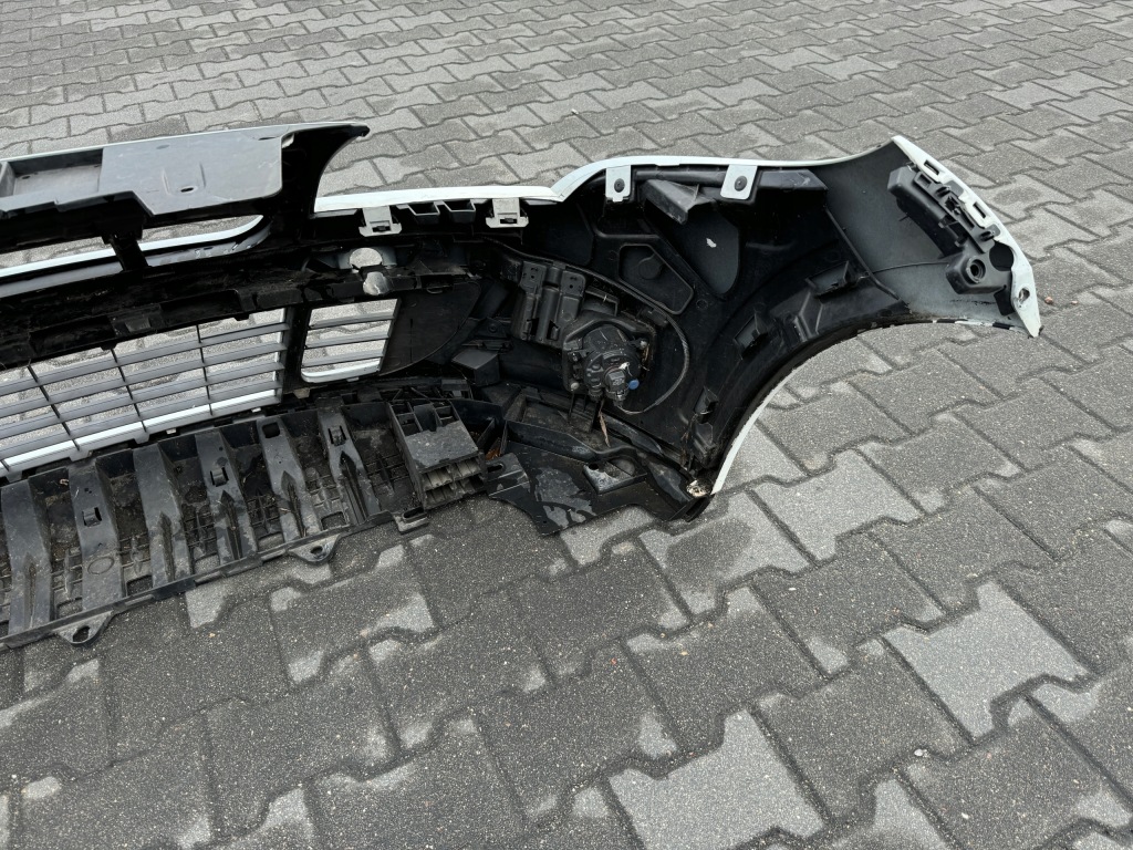 Бампер перед передний renault megane iii cabrio + плита Недорого