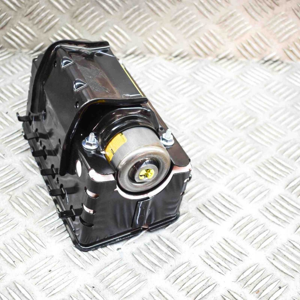 Подушка подушка безпеки пасажира tesla model s 2482176 17808450 2014 в Україні
