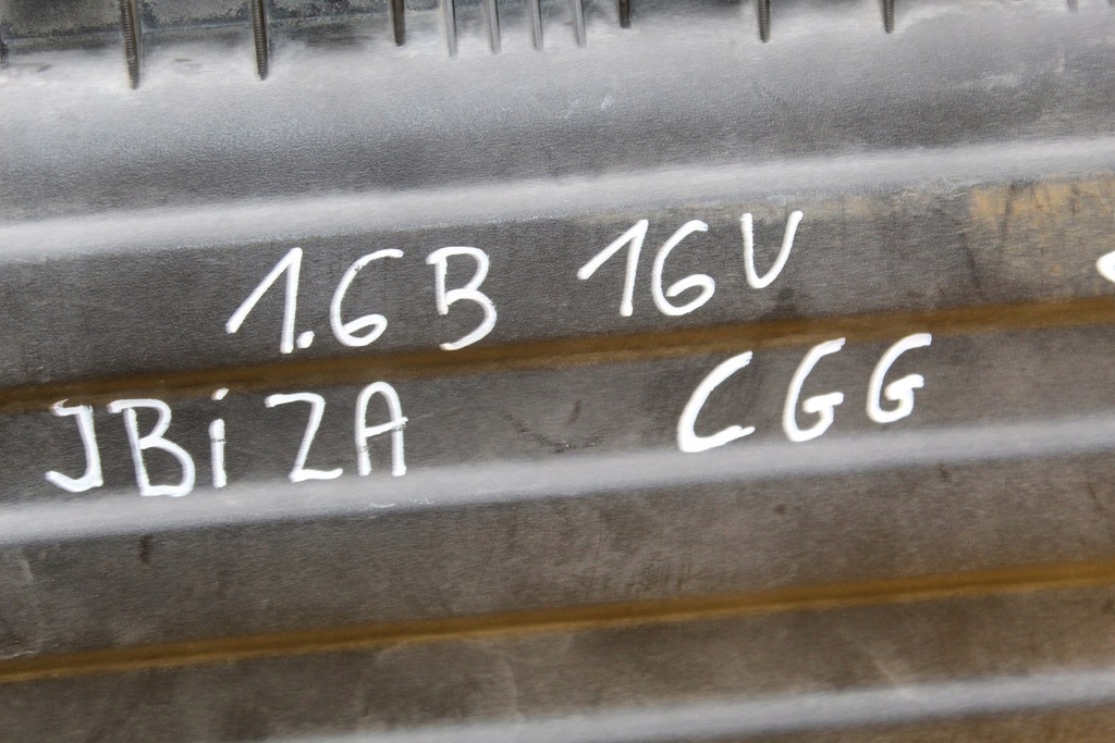 фото №11, Корпус фильтра воздуха ibiza iv 1.4 16v 036183f