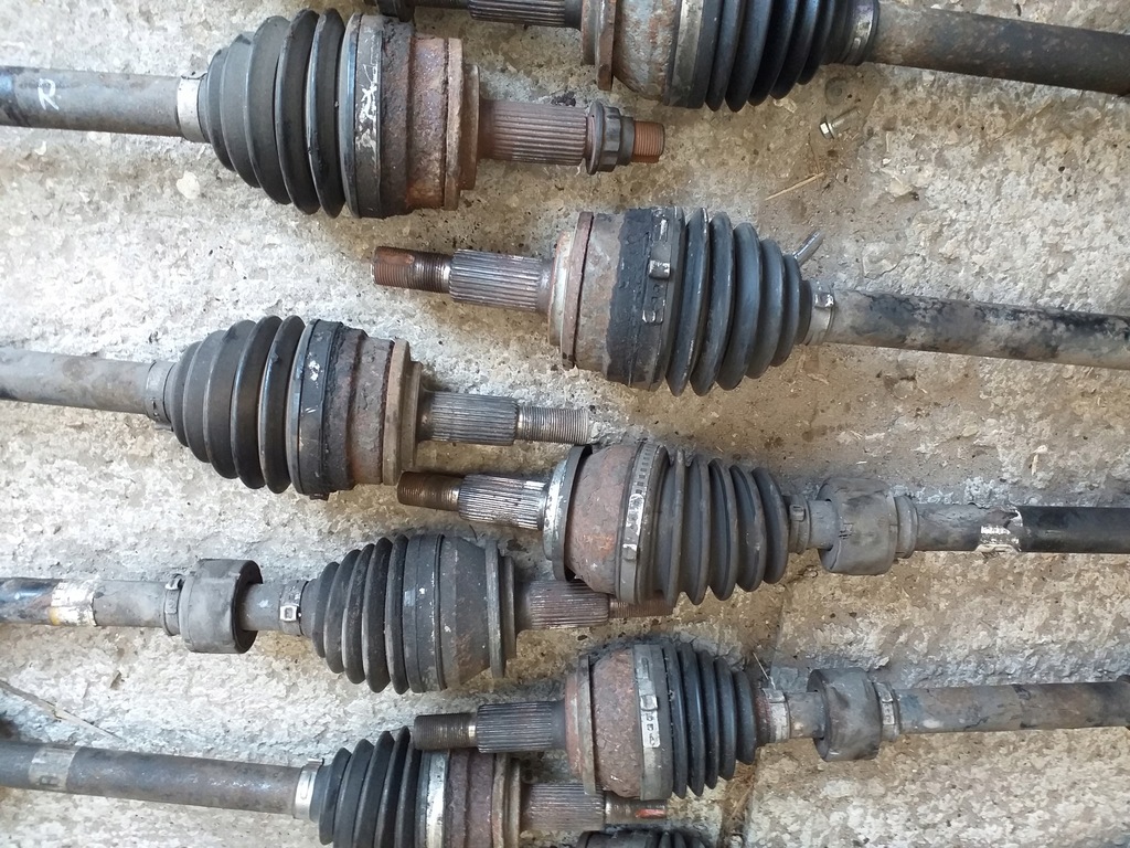 фото №4, Toyota avensis t27 auris i 2,0 d4d приводной вал правая