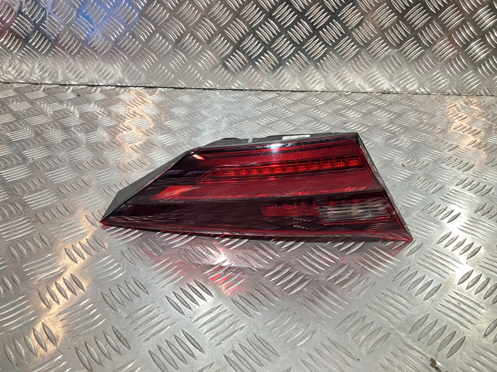 фото №1, Лампа w крышка багажника bmw 1 f40 левая