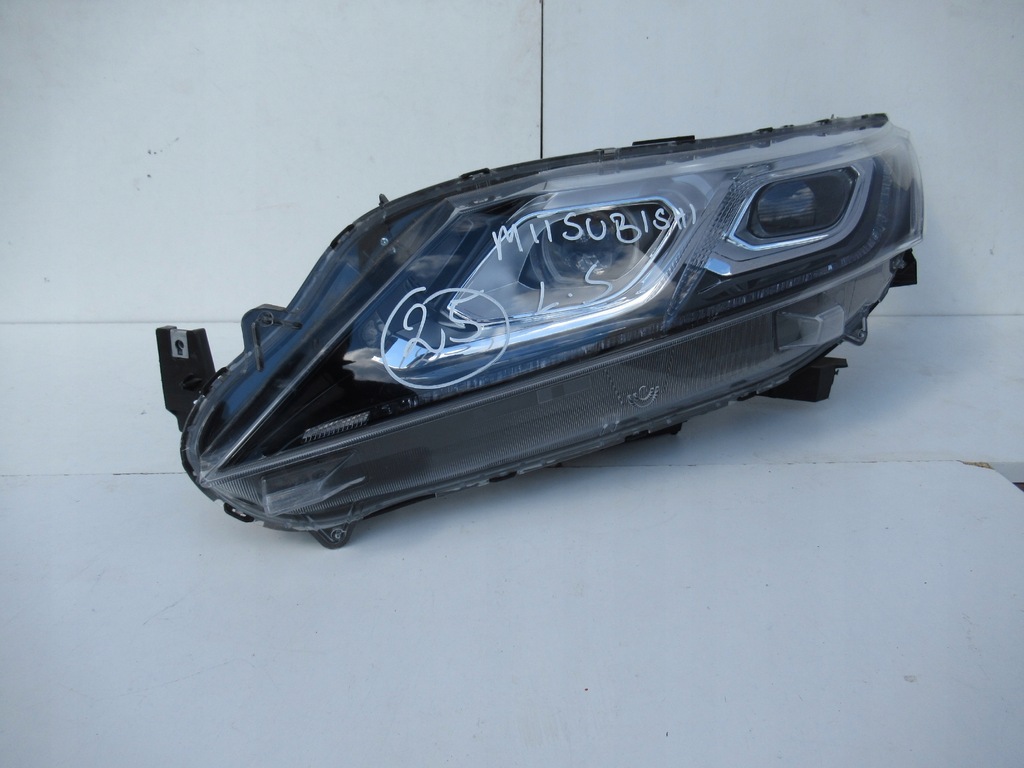 фото №1, Mitsubishi eclipse cross 18- full led лампа левая stanley w3153