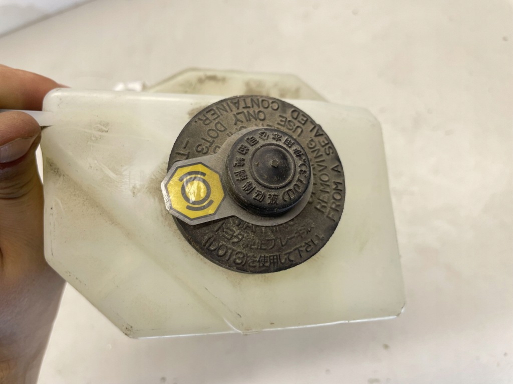 Бачок жидкость тормозной lexus es 300h 6th gen 4722033120 Недорого