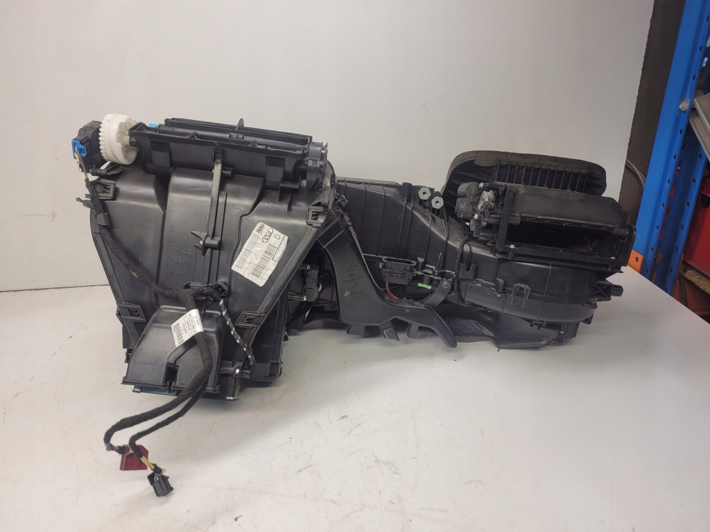 фото №1, Обігрівач комплектна audi a3 8p lift 8p1820003n