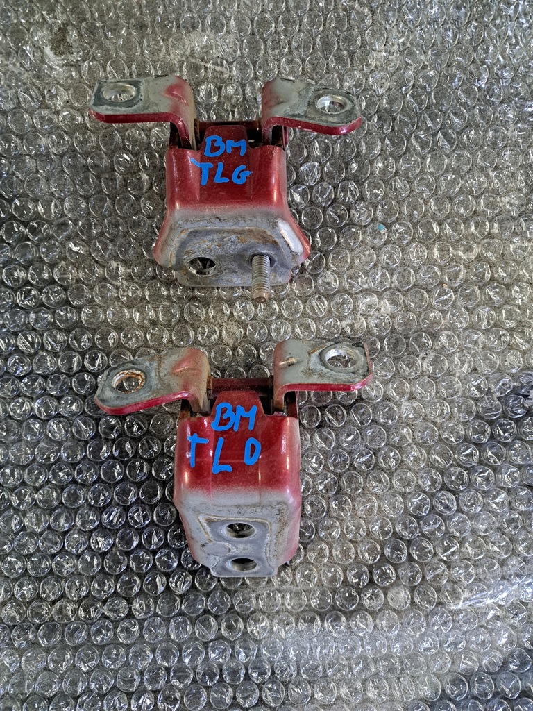 фото №1, Mazda 3 bm 14-18 петля дверь левый задняя kpl.