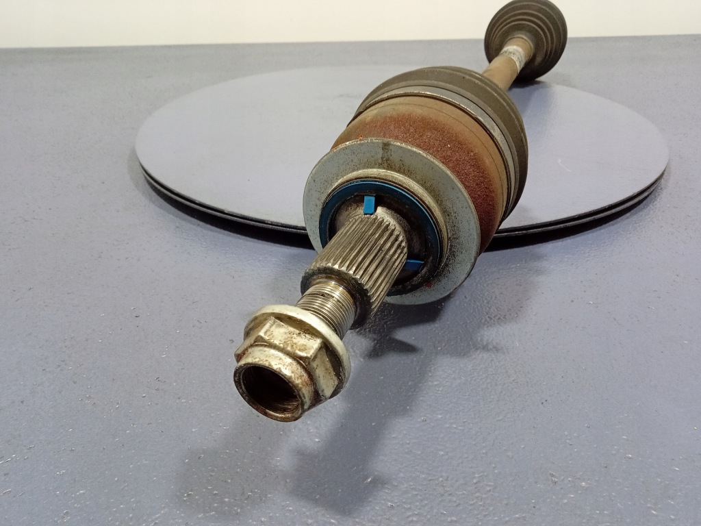 Ford mustang vi 15- 5.0 gt приводной вал задний правый  задняя fr33-4k138-bd Недорого