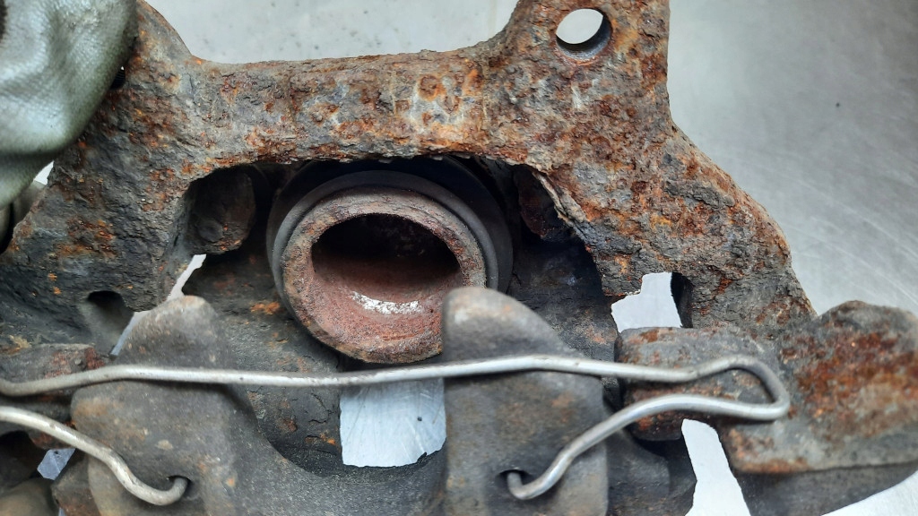 фото №5, Супорт гальмівний правий перед alfa romeo 147 1.6b 01r