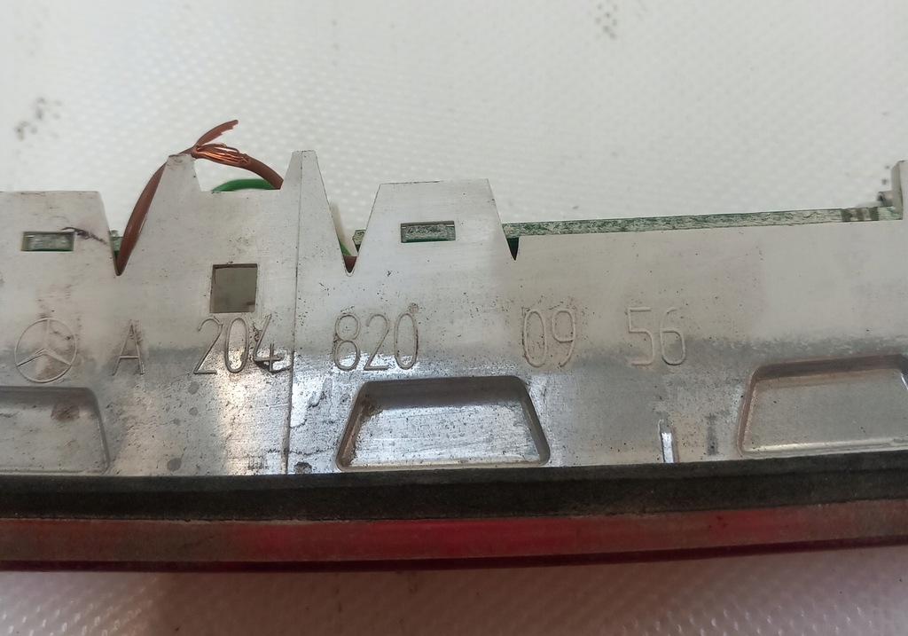 фото №9, Свет стоп крышки багажника третий свет mercedes c klasa w204 kombi