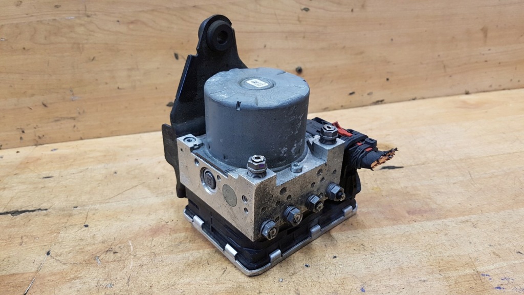 фото №1, Насос тормозная abs vw caddy iv 2.0 tdi