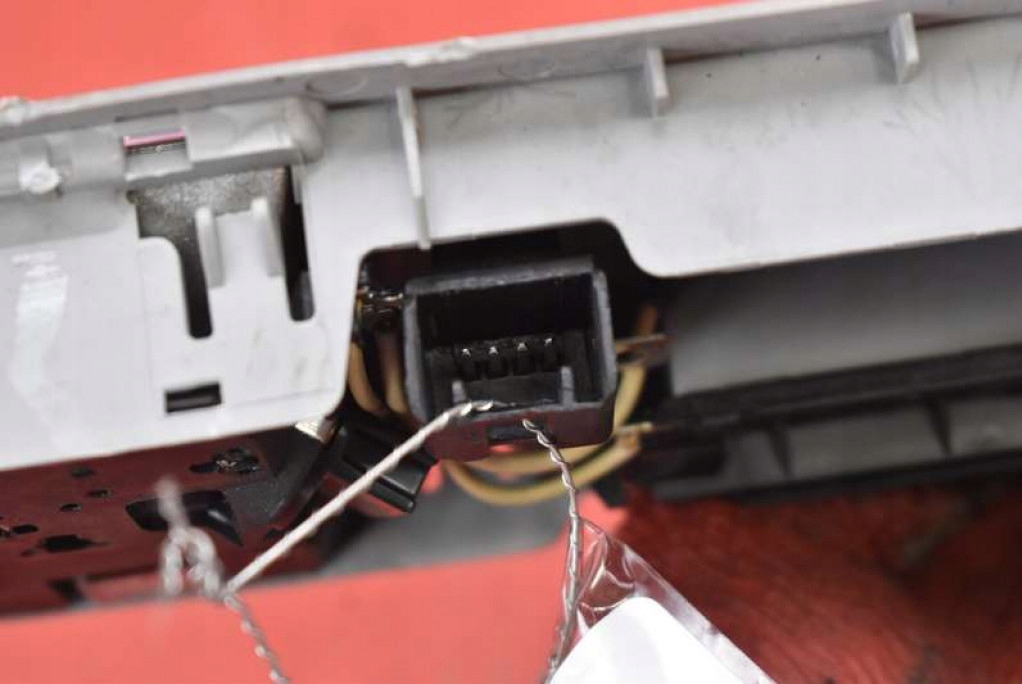 фото №7, Лампа освещение салона перед mazda cx-7 06-09