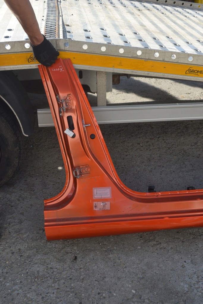 фото №2, Renault clio v порог правый 2x блок двигателя