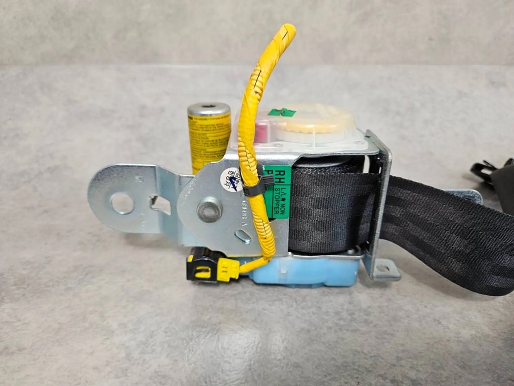 фото №5, Pas натяжитель правый перед kia sorento i lift 07-09