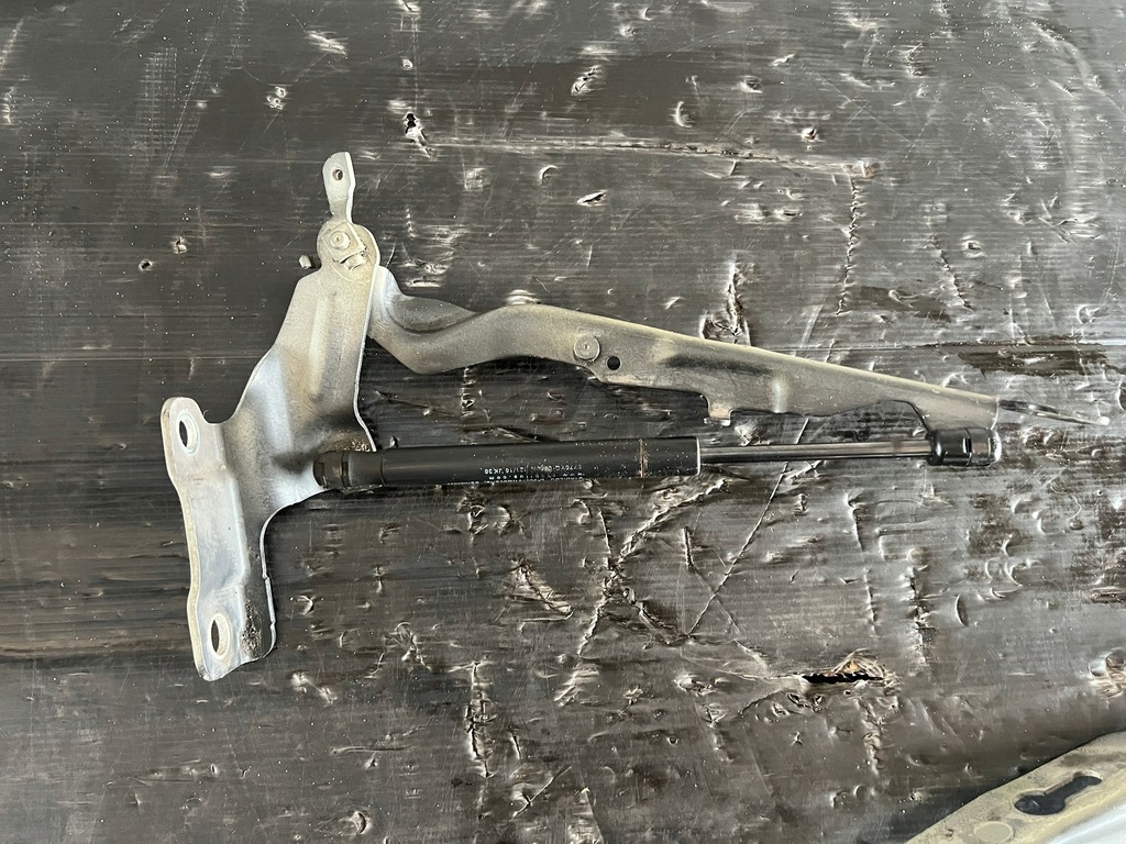 фото №6, Volvo xc60 i петля петлі капот комплект lift 31385815 31385814