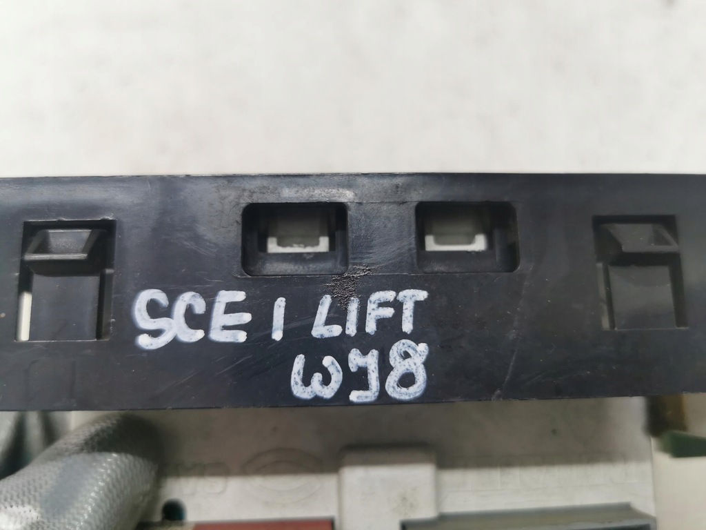 фото №4, Дисплей приборная панель renault scenic i p8200142416 eu