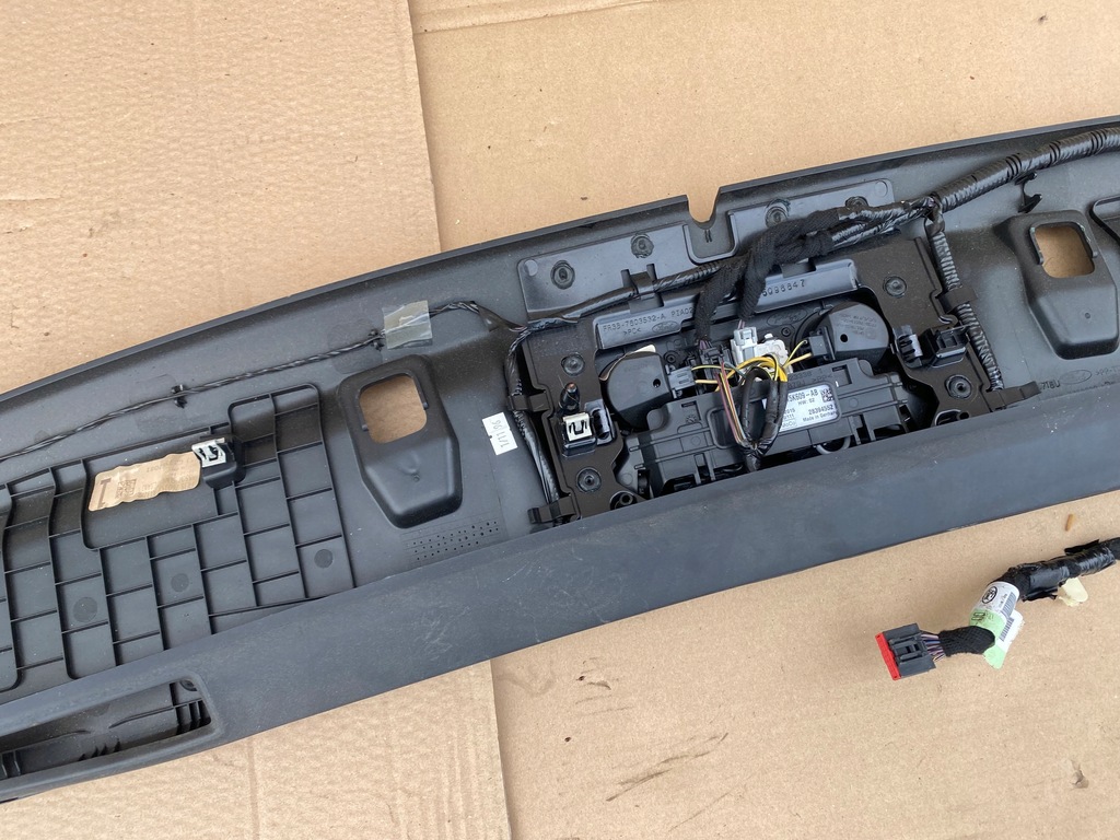 фото №8, Молдинг кровельная лампа ford mustang vi cabrio