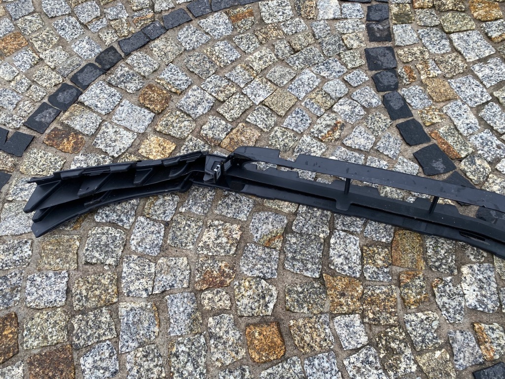 Купити Mercedes 238 e klasa решітка підсилювач бампера перед 2388856000 оригінал