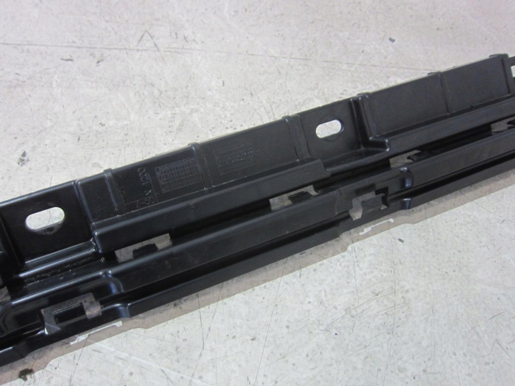 фото №9, Bmw 6 f06 молдинг кріпильна поріг права сторона 7276350 7276348 51777276350