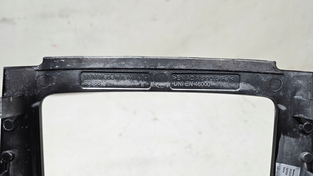 фото №5, Туннель dekor средний бардачок maserati levante карбон