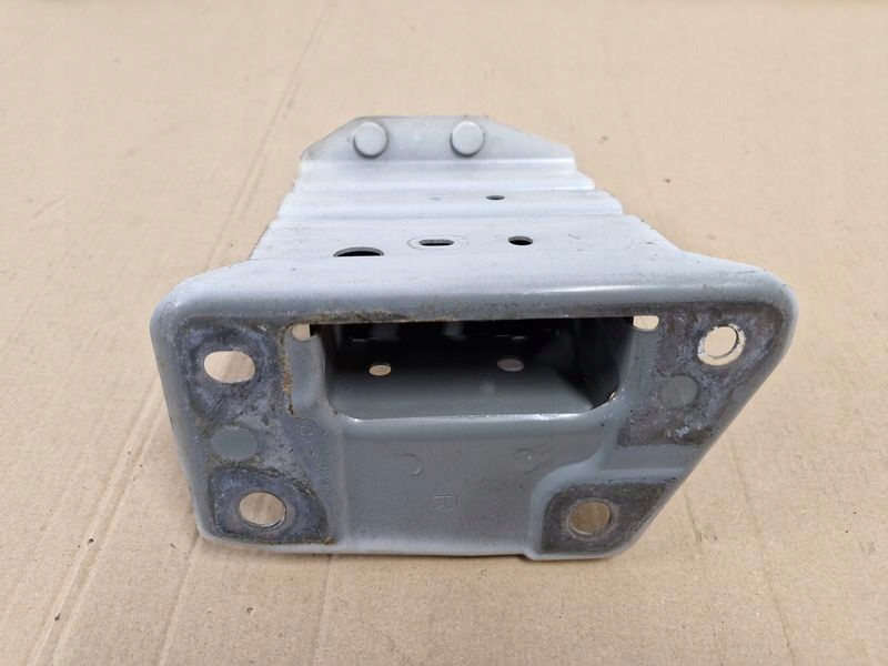 Nissan leaf 1 1 кронштейн  бампера абсорбер відбійник правий перед Київ