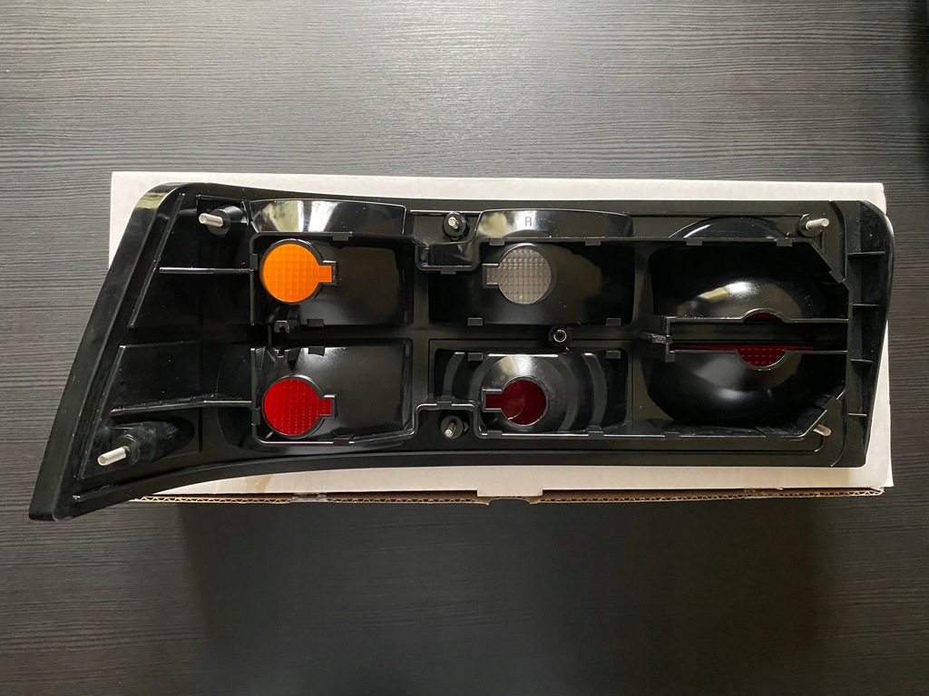 фото №9, Лампы задние белый porsche 924 944