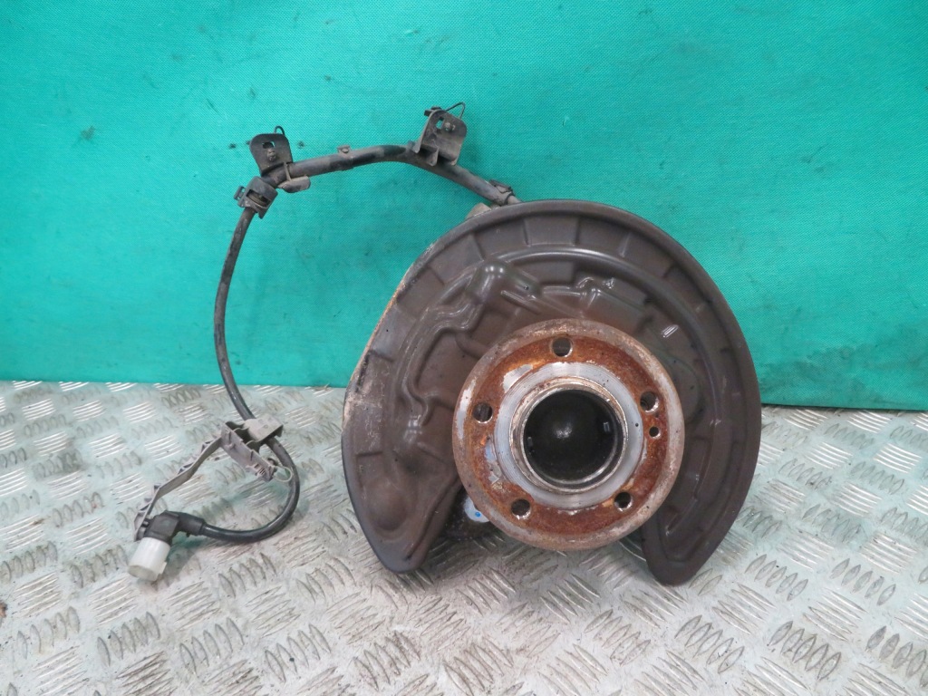 Купить Поворотный кулак левый задний  mercedes w177 2.0 19r