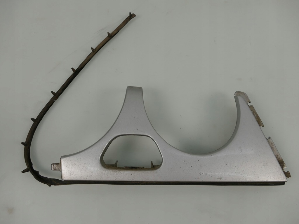 фото №1, Mercedes w210 молдинг pod фара правая 744