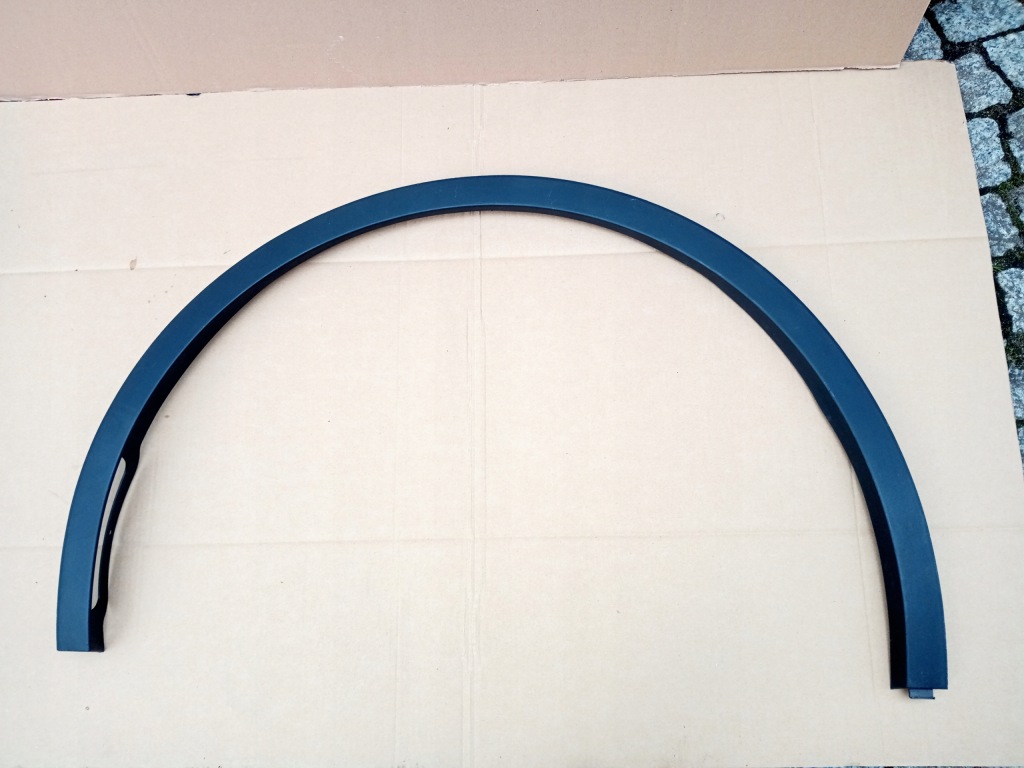 фото №1, Tesla y ліва молдинг крила перед