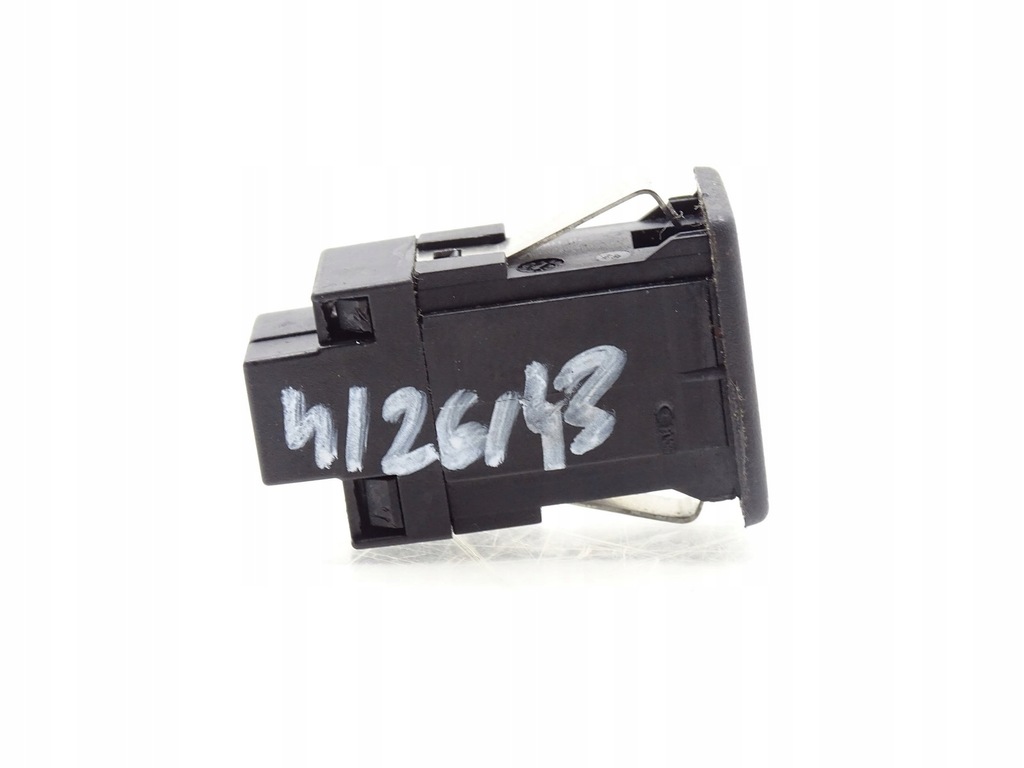 фото №11, Роз'єм вхід вихід port aux-in vw passat b7