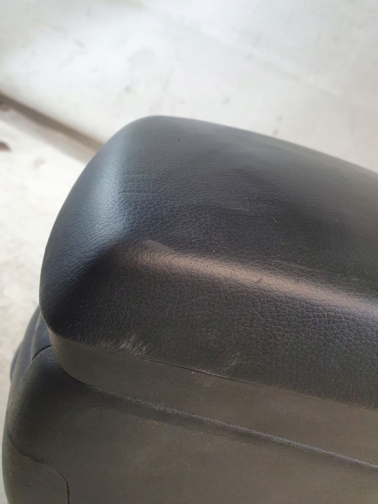 фото №12, Туннель средний подлокотник оригинальный номер 1296687 kia ceed fl 09-12r.