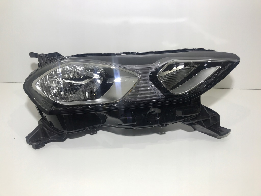 фото №1, Лампа citroen ds3 crossback 9820840580 права