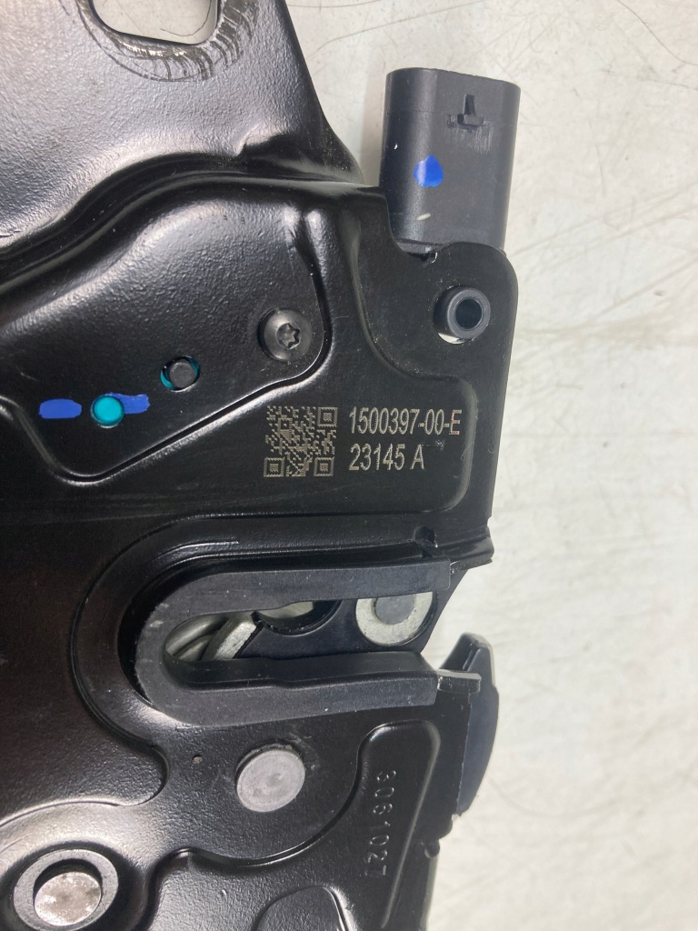 Замок капот tesla 3 y 1500397-00-e с Разборки