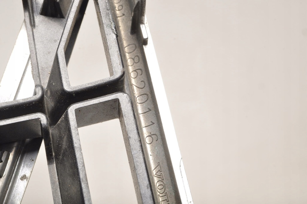 фото №11, Volvo s40 ii v50 решётка радиатора решётка радиатора решётка радиатора 08620116