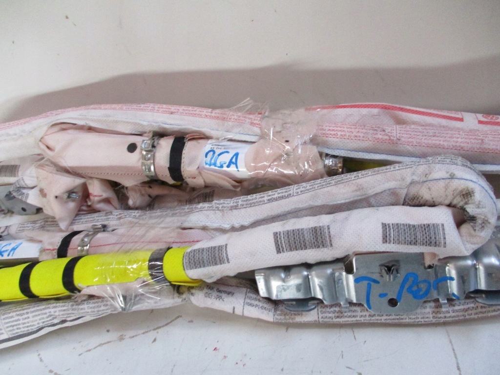 фото №2, Шторка безопасности шторки безопасности vw t-roc 2ga