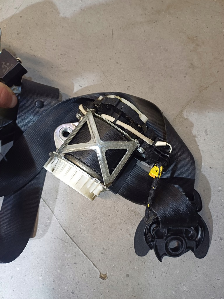 фото №6, Ремни безопасности левый-правый vw polo v 6r 3d nr. 6r3857705-6r3857706