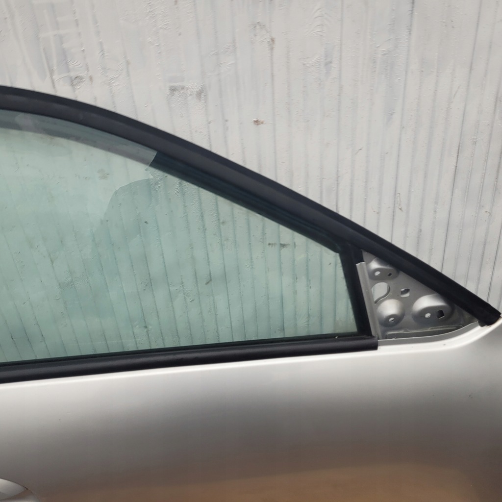 фото №12, Дверь передние перед правое dacia spring молдинг