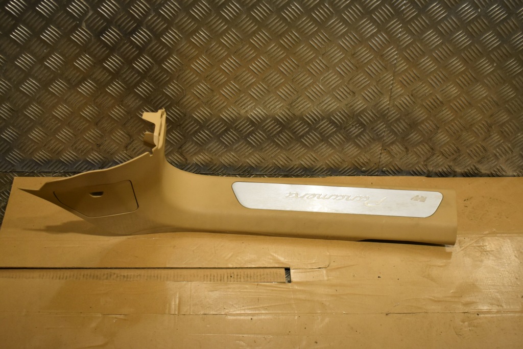 фото №1, Молдинг накладка порог передняя правая porsche panamera 971 luxory бежевый 1