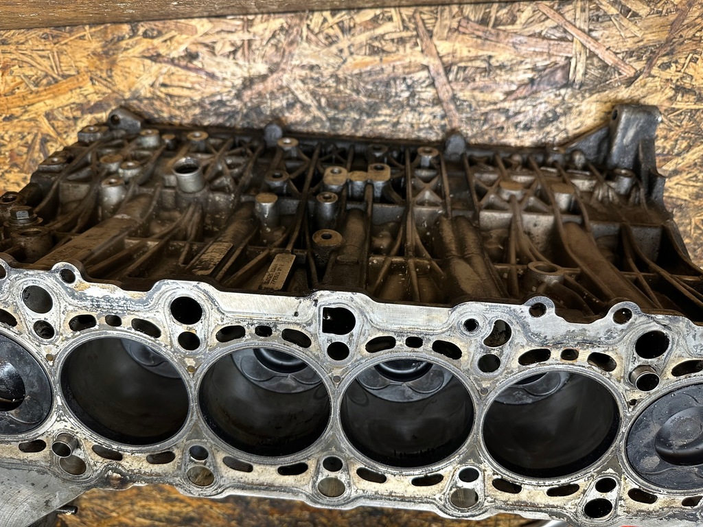 фото №10, Блок двигуна dół wał поршні bmw e60 3.0d m57 306d3 235km