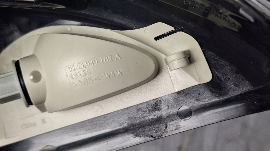 фото №8, Skoda yeti поворотник боковой зеркало поворотник 5l0949102a