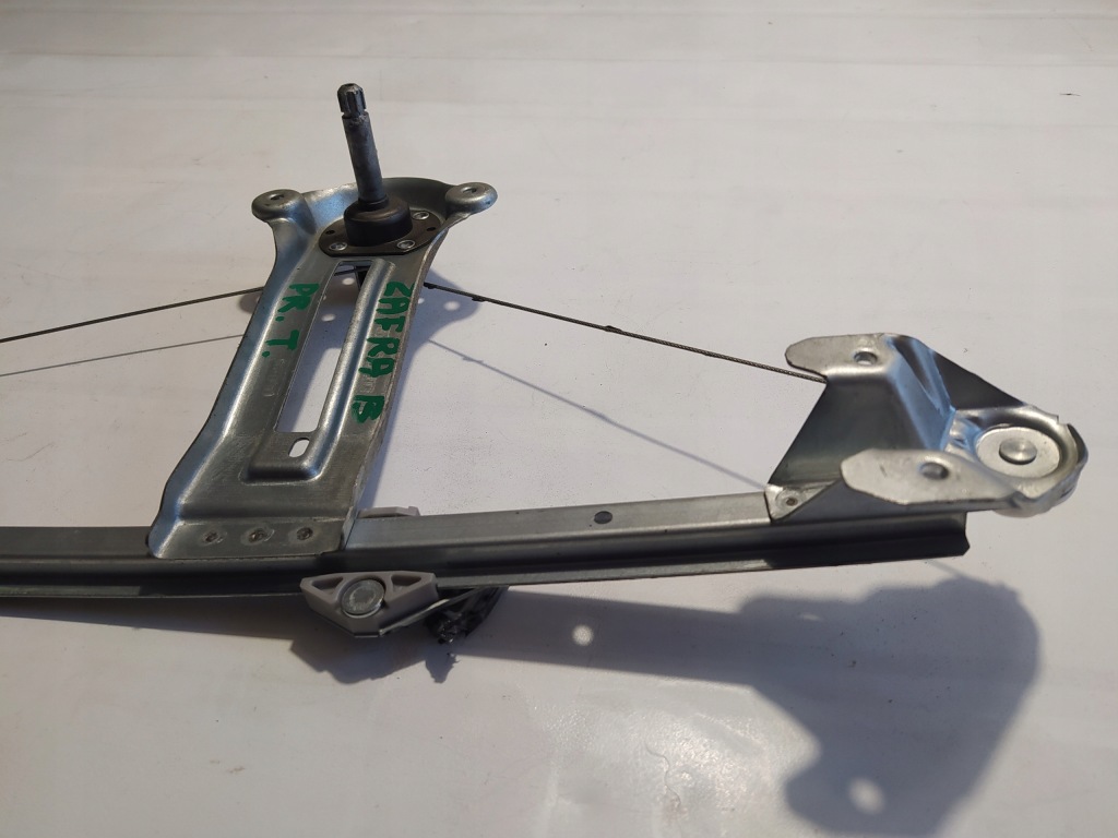 Подъемник стекло правый задняя - opel zafira b в Украине