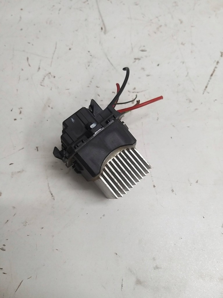 фото №1, Peugeot 508 citroen c4 clio iv резистор резистор вентилятор t1017845r