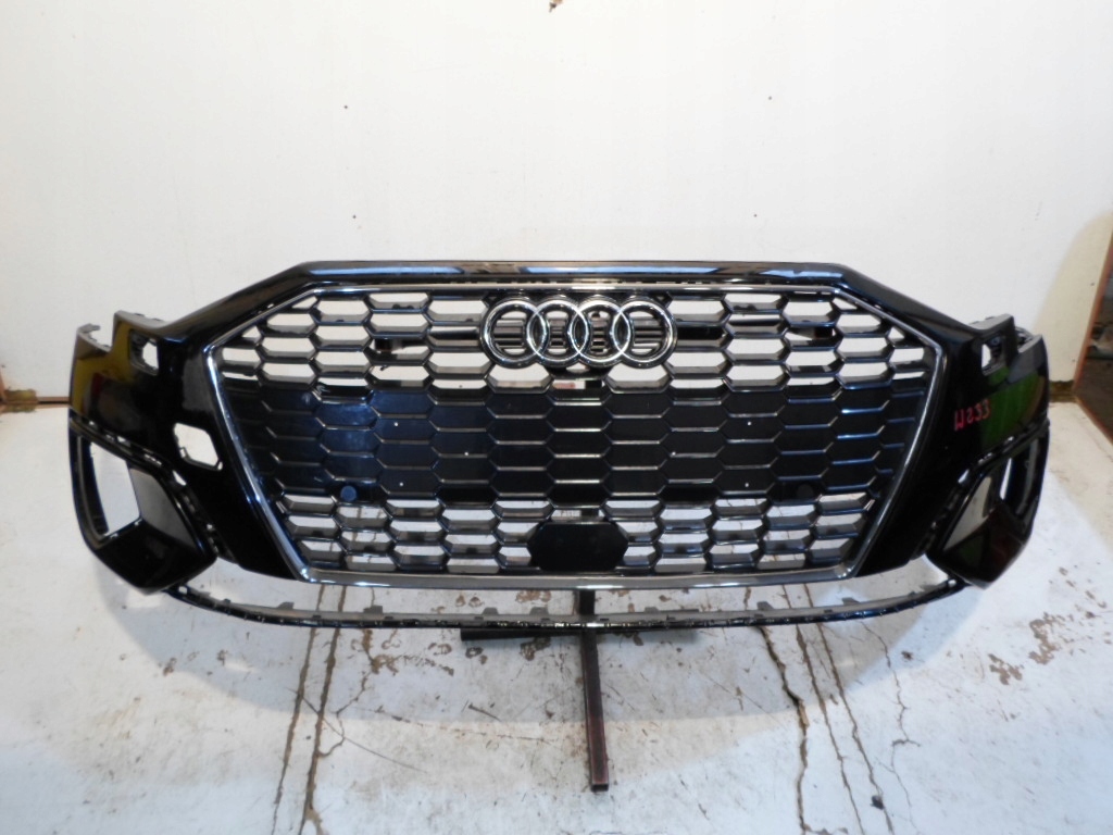 Купити Бампер решітка радіатора audi a3 8y0 20+ перед nr w233