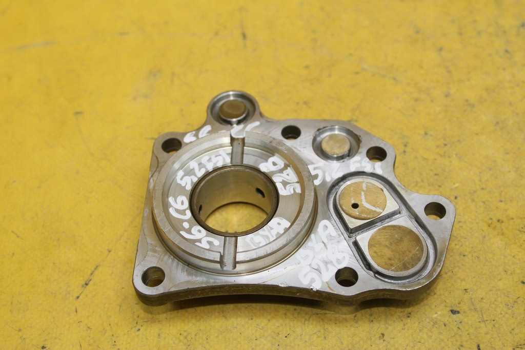 фото №5, Кронштейн вала s6 c6 5.2fsi 07l103337g