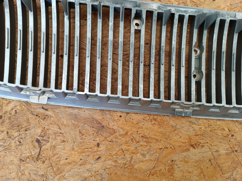 фото №10, Решётка решётка радиатора решётка радиатора бампера перед 9190385 volvo v70 ii 2