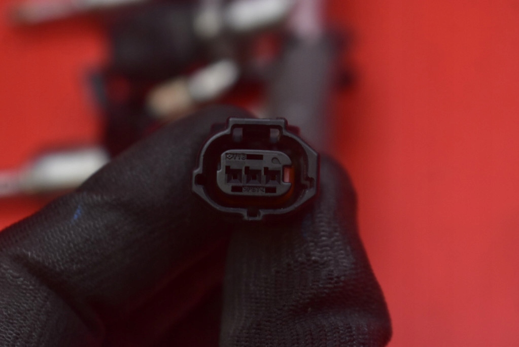 фото №7, Молдинг впрыскная форсунки pe0113250b mazda mx5 mx-5 iv nd 2.0 skyactiv 160km