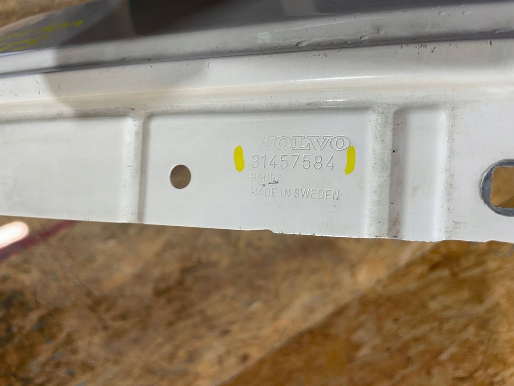 фото №10, Volvo xc40 xc-40 17- крыло правый перед передний