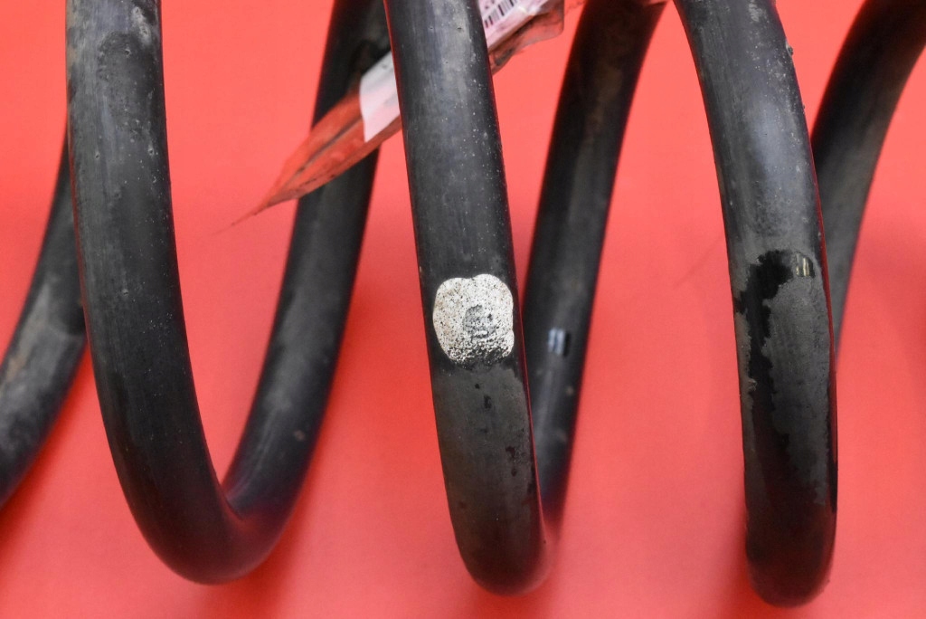 фото №7, Пружина задняя задняя mitsubishi grandis 2.0 di-d 134 km 03-11